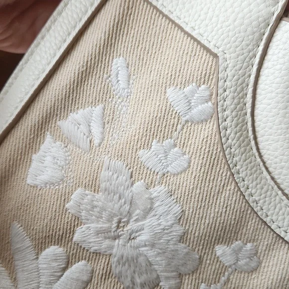 NWOT Nanette Lepore Floral Vegan Leather Purse - Picture 13 of 13